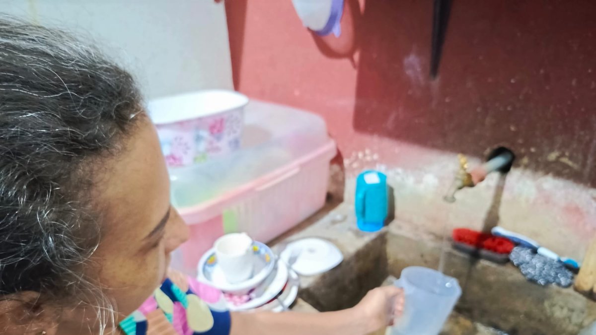 Quejas. El servicio de agua potable es deficiente en varias parroquias de Quevedo. Los ciudadanos lamentan los cortes reiterados que afectan sus actividades diarias.