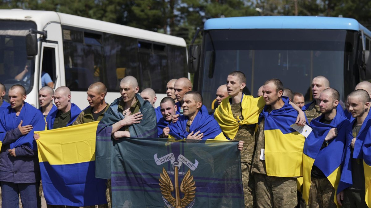 Los prisioneros de guerra ucranianos liberados del cautiverio ruso este sábado 24 de agosto del 2024.