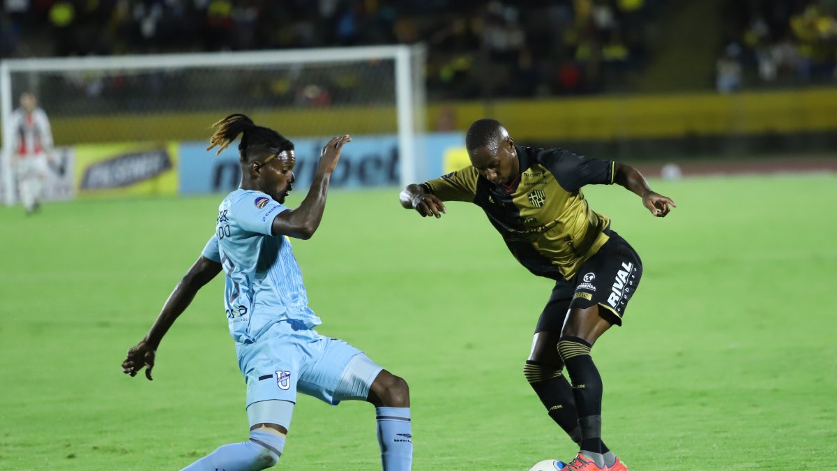 En la primera etapa, Barcelona ganó por 1-0 en la visita a Universidad Católica.
