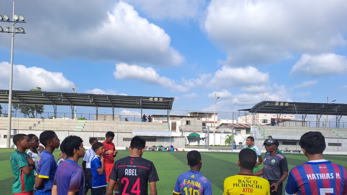 Jimmy Blandón, de 54 años, ahora cumple la faceta de entrenador del club que lleva su nombre.