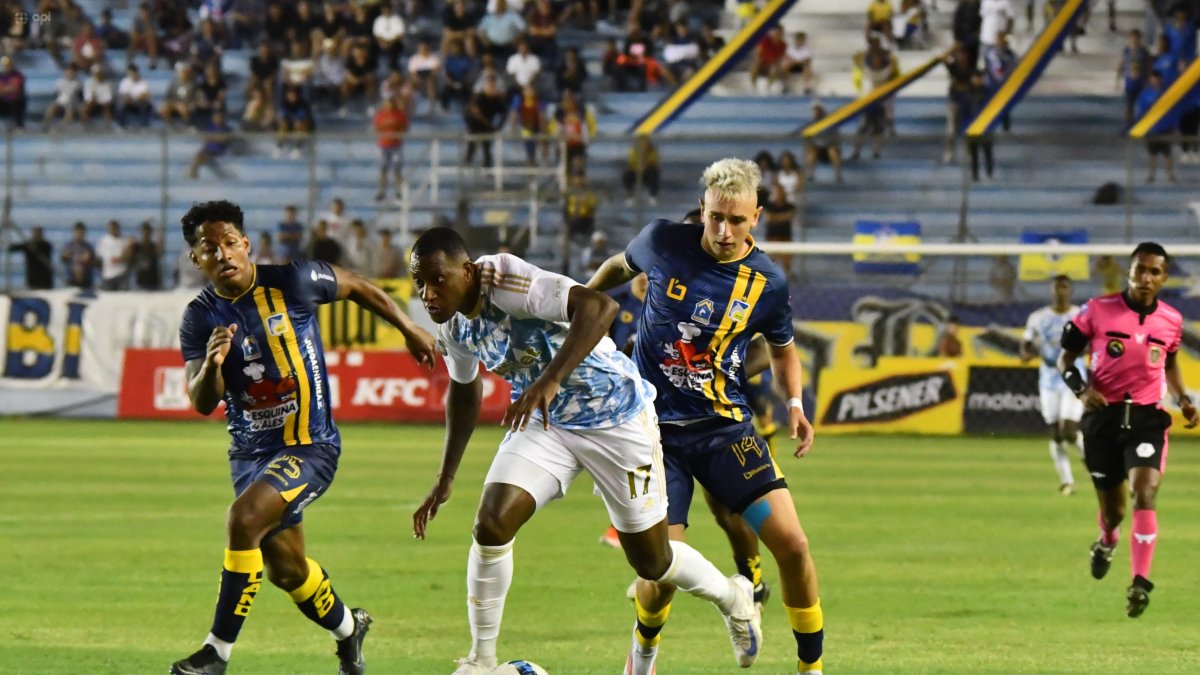 Los hinchas de Emelec tuvieron que esperar 92 días para celebrar un triunfo y gritar un gol del Bombillo en la LigaPro.