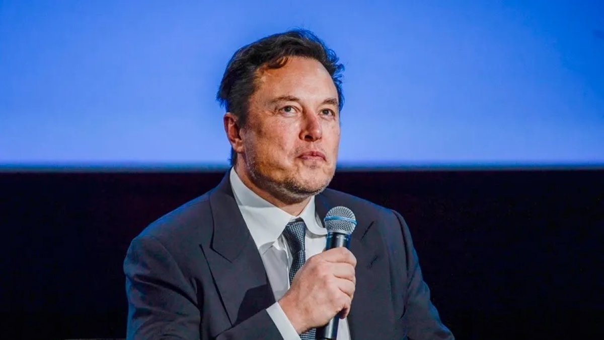 Elon Musk anunció a sus empleados la posibilidad de quedarse con acciones.