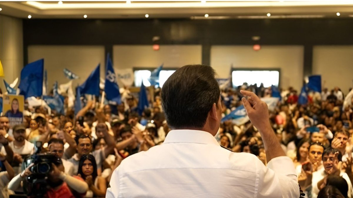 Jan Topic, Leonidas Iza y Henry Cucalón estarían en la pugna por entrar a la segunda vuelta.