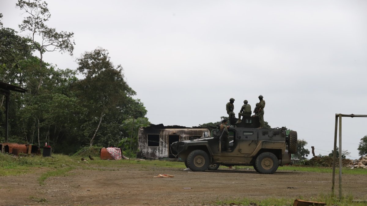 El cuerpo militar entra a zonas mineras del cantón Ponce Enríquez durante tiempos cortos.