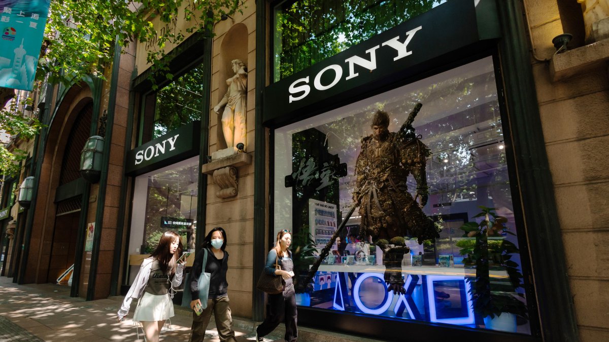 Comercio. El videojuego 'Black Myth: Wukong' en una tienda de Sony.