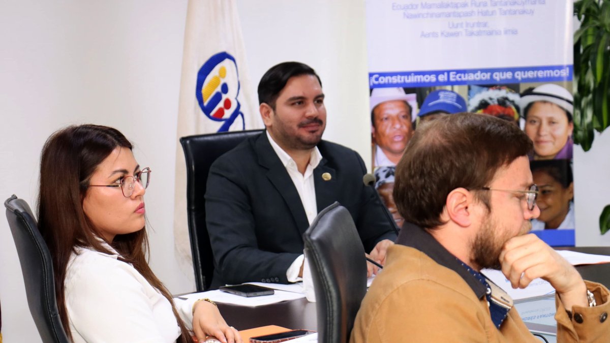 La última propuesta de reglamento que trascendió un día antes de la mesa técnica fue el de presidente del CPCCS, Andrés Fantoni.