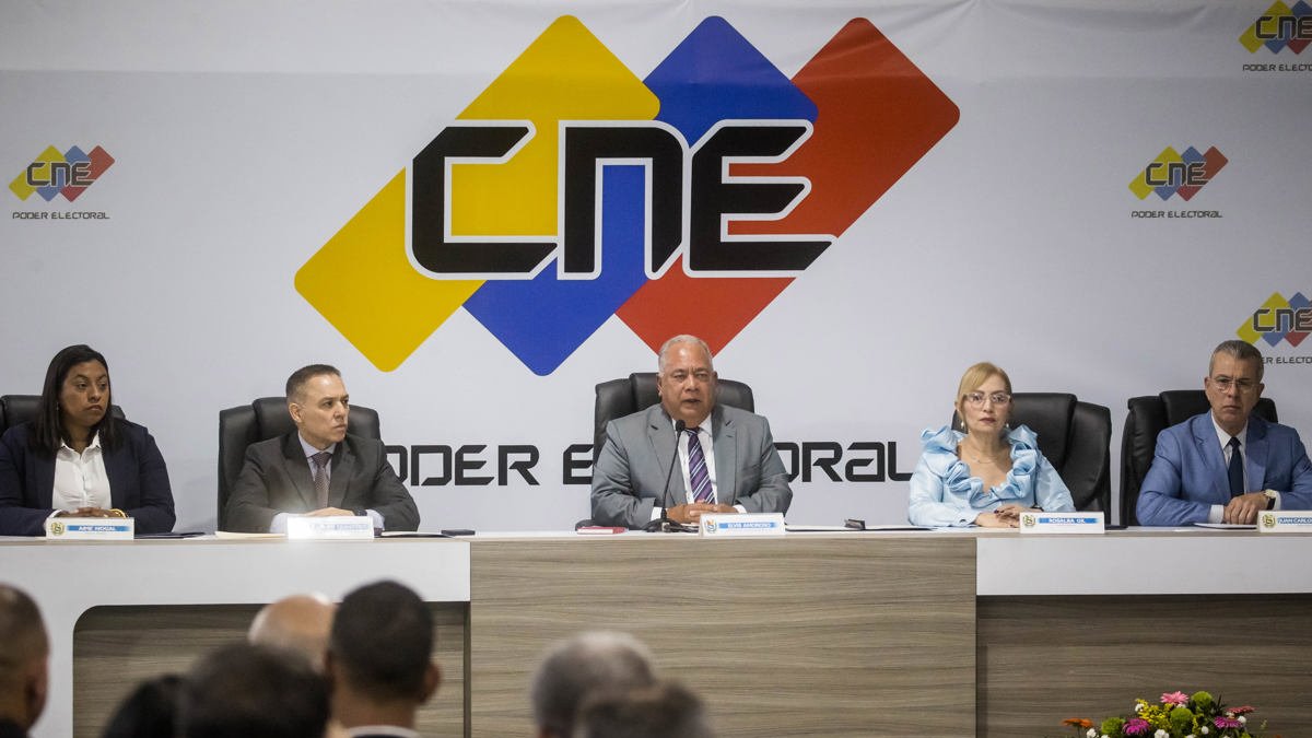 Los integrantes del Consejo Nacional Electoral (CNE) de Venezuela durante una sesión del organismo.