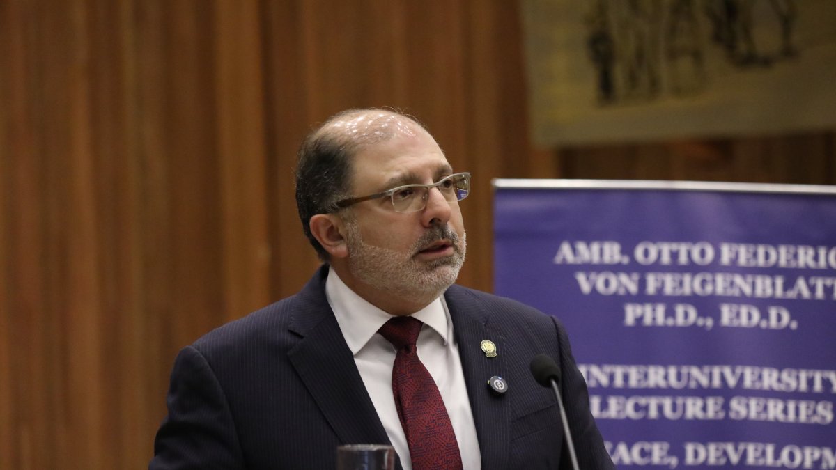 Henry Kronfle es el precandidato presidencial del Partido Social Cristiano.