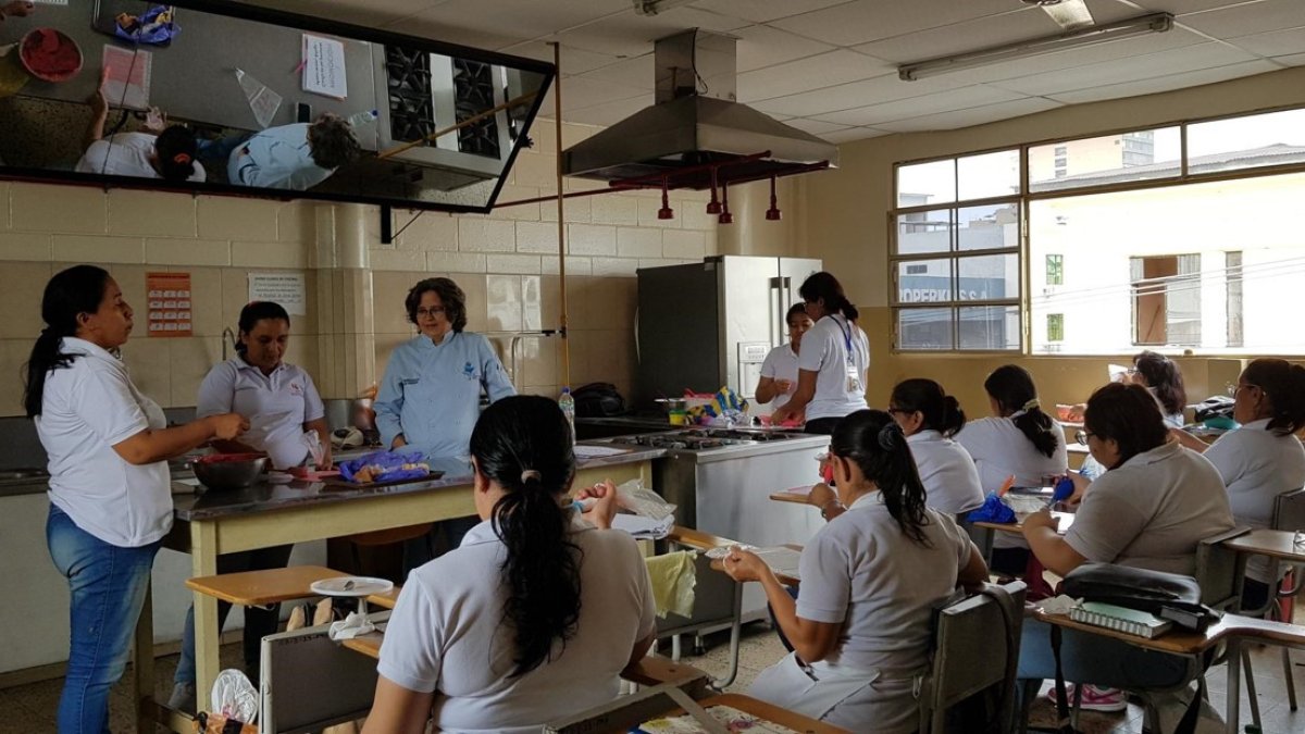 La fundación le devuelve la esperanza a jóvenes y adultos en el ámbito laboral.