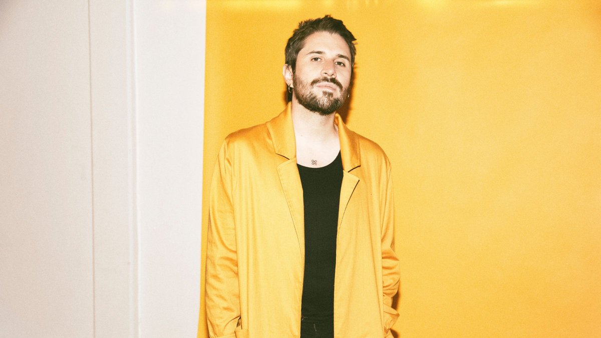 Juan Pablo Vega promociona la versión de aniversario de su primer disco Nada personal.