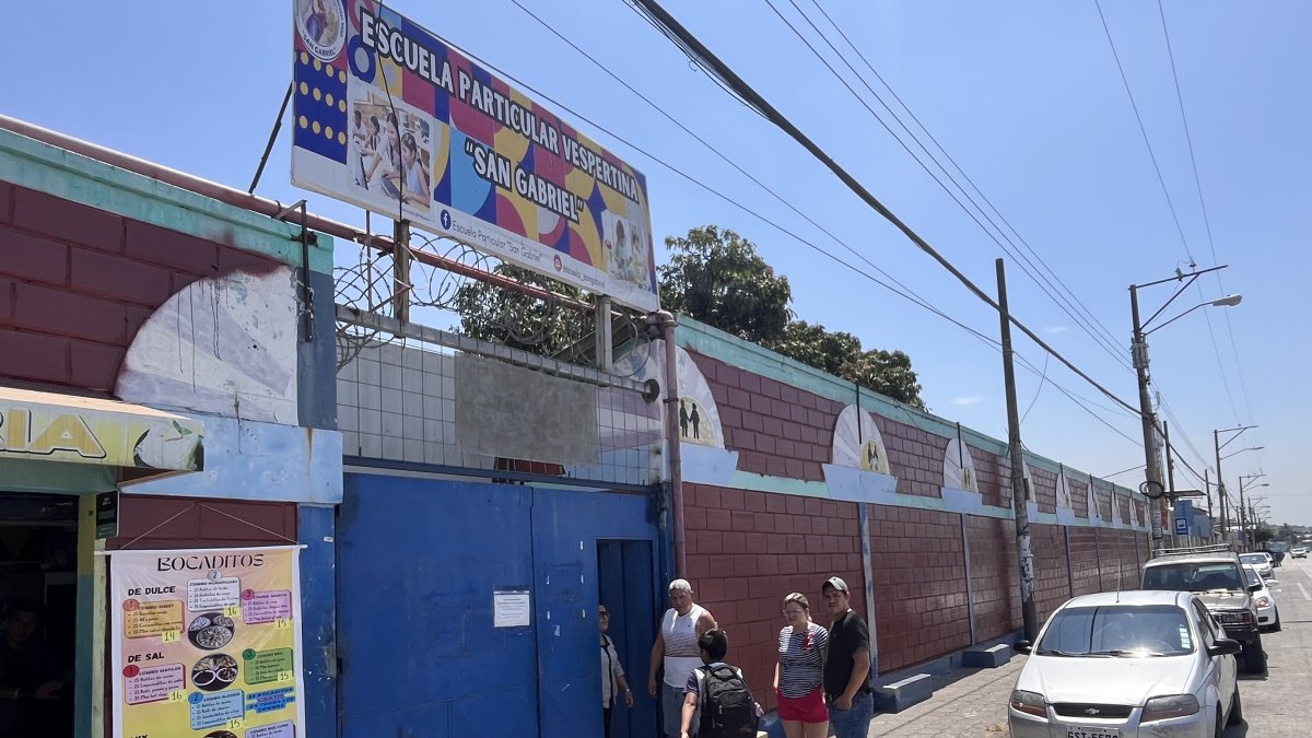 Escolaridad. La ministra de Educación expuso que el Gobierno está analizando prohibir el uso de celulares en los planteles educativos.