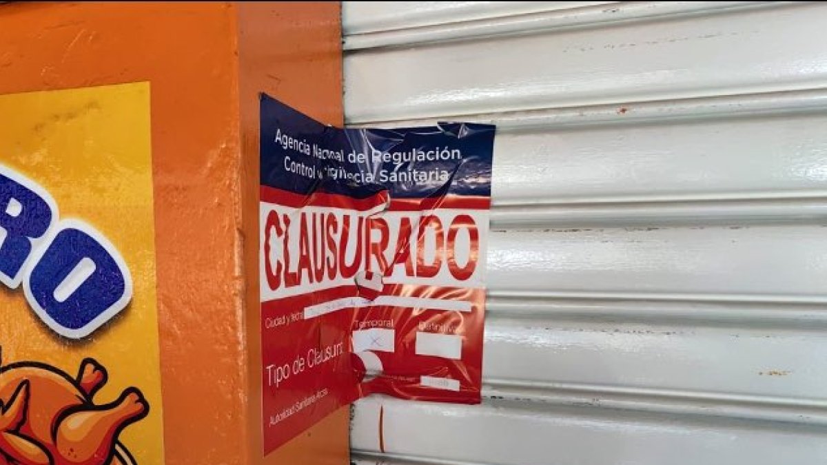 Presencia de cucarachas en las instalaciones, además de heces de ratas en alimentos motivó la inmediata clausura.