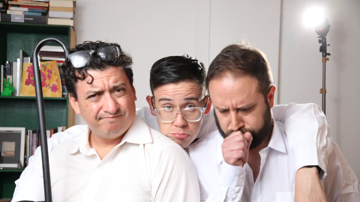 Ave Jaramillo, Pancho Miñaca e Iván Ulrich son los anfitriones de la obra Impresentables, que se presenta este viernes 30 de abril en el Teatro Sucre, en Quito.