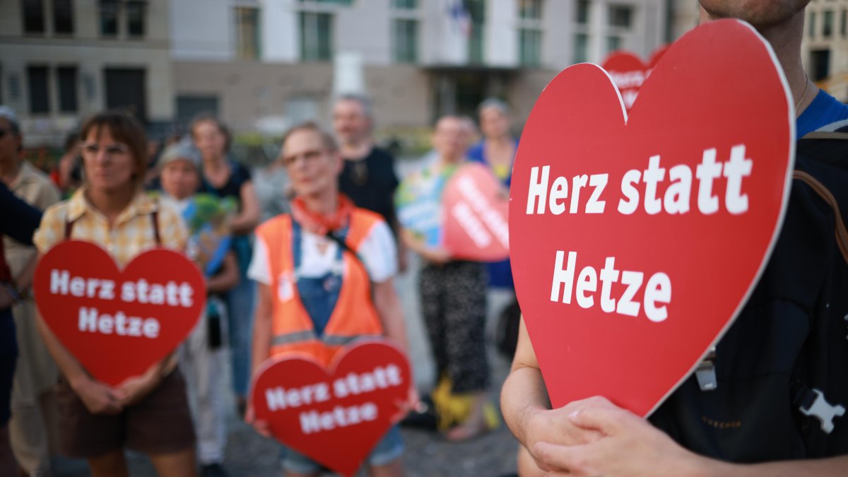 El gobierno implementará medidas de seguridad después de la presión ejercida por la ciudadanía.