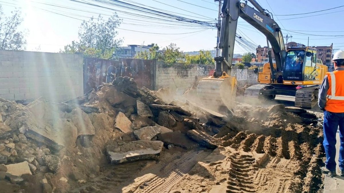 Rehabilitación de la calle José Miguel Carrión, en El Condado, la primera de cuatro vías a intervenir.