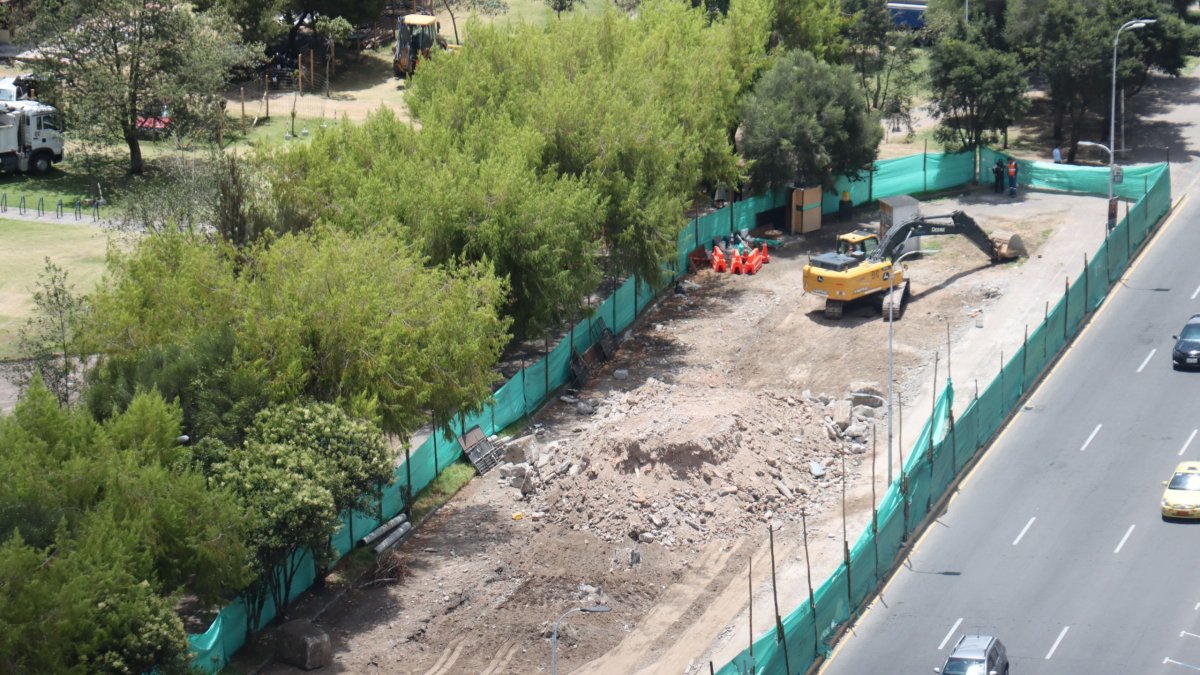 Actualmente se trabaja en la fundición de camineras, instalación de piso podotáctil, excavación para ductos eléctricos en el nuevo bulevar.