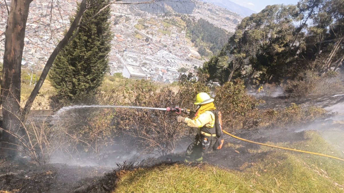Uno de los incendios ocurrió en en La Libertad, en el centro-sur de la ciudad.