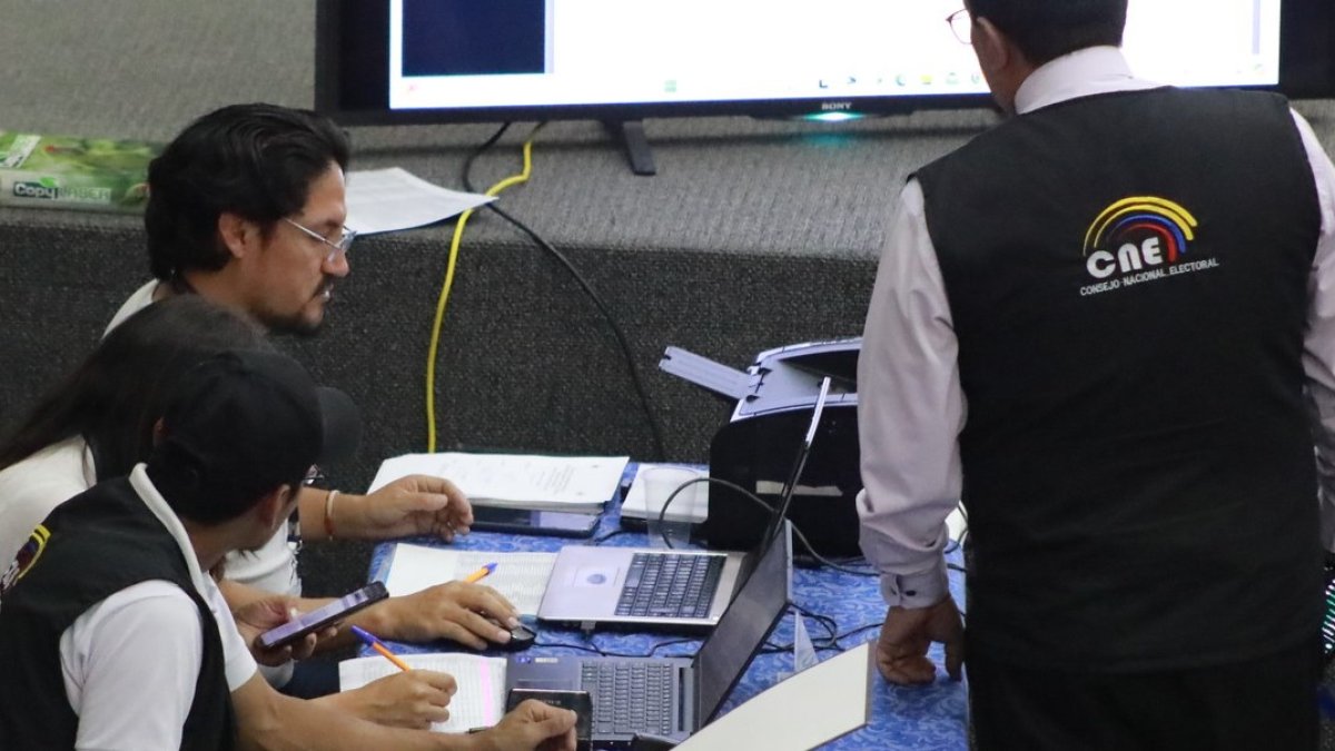 Imagen referencial. El Consejo Nacional Electoral (CNE) recepta las solicitudes para registrar alianzas de movimientos y partidos políticos.