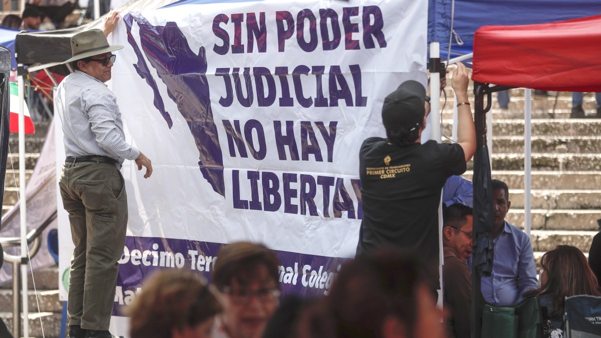 Los ciudadanos y trabajadores han protestado en diversas ocasiones contra las decisiones del Gobierno mexicano