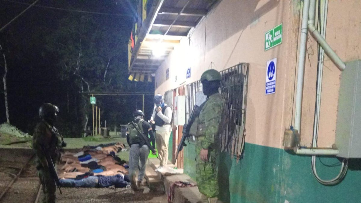 Los trabajadores de la mina fueron sometidos por el personal militar