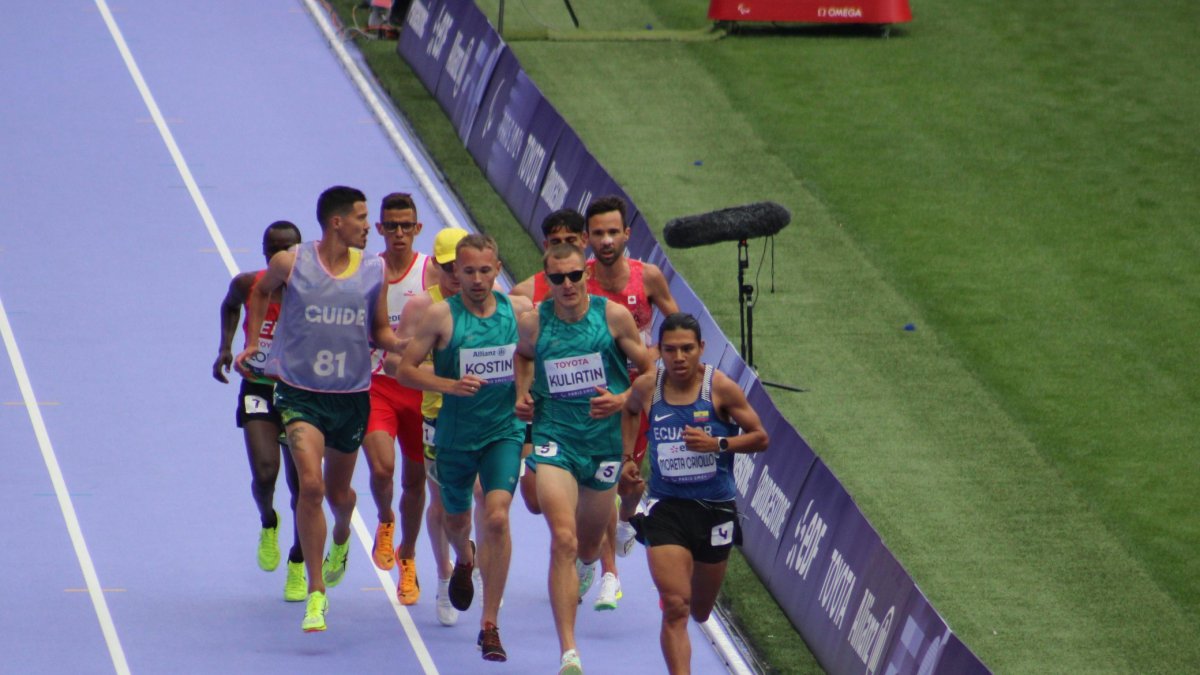 El ecuatoriano Sixto Moreta (d) se mantuvo siempre en la cabeza de la competencia.