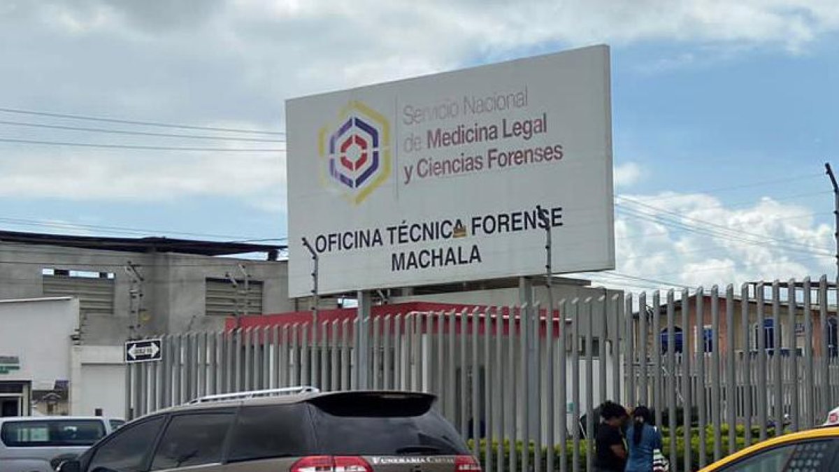 Los cuerpos permanecen en el Centro Forense de Machala sin ser identificados