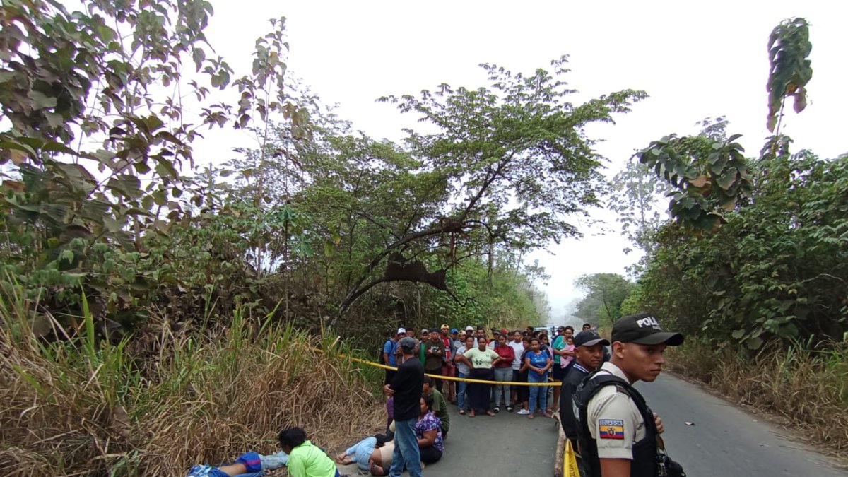 Inseguridad. La Policía realiza la investigación del cuerpo que se encontró en Vinces.
