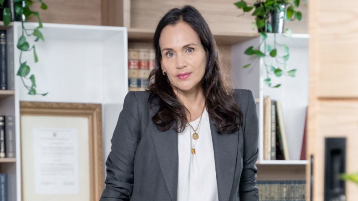 La nueva ministra se encargará de fortalecer políticas para la restauración y protección del medio ambiente.