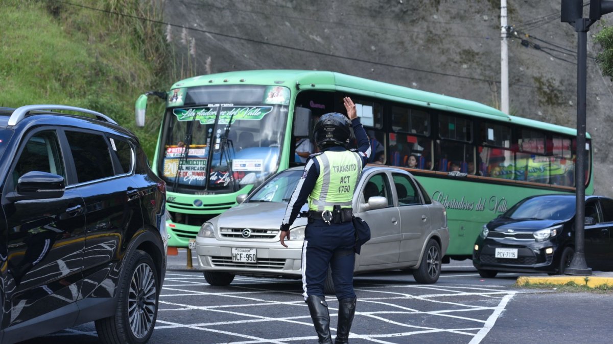 La restricción de placas es de dos dígitos por cada día de la semana.