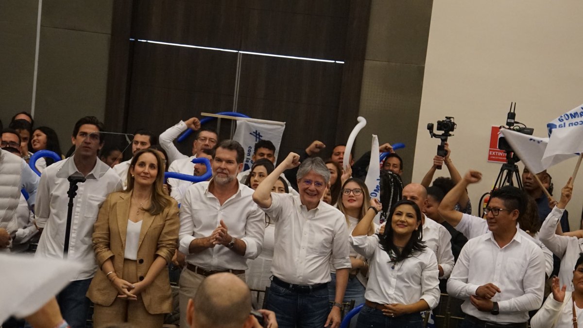 Lasso resaltó que hoy inicia el relevo generacional y solicitó al binomio que en la campaña electoral no hagan defensa de su Gobierno, sino que promuevan el su proprio proyecto.