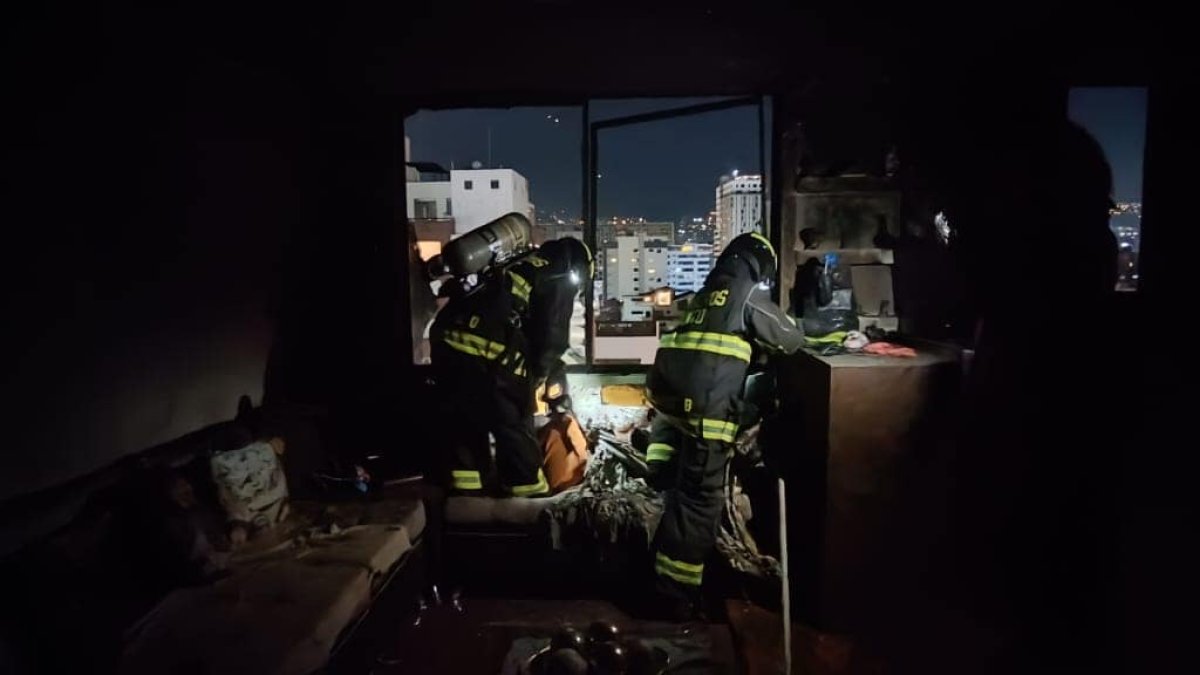 Los residentes del edificio fueron evacuados debido a la acumulación de humo.