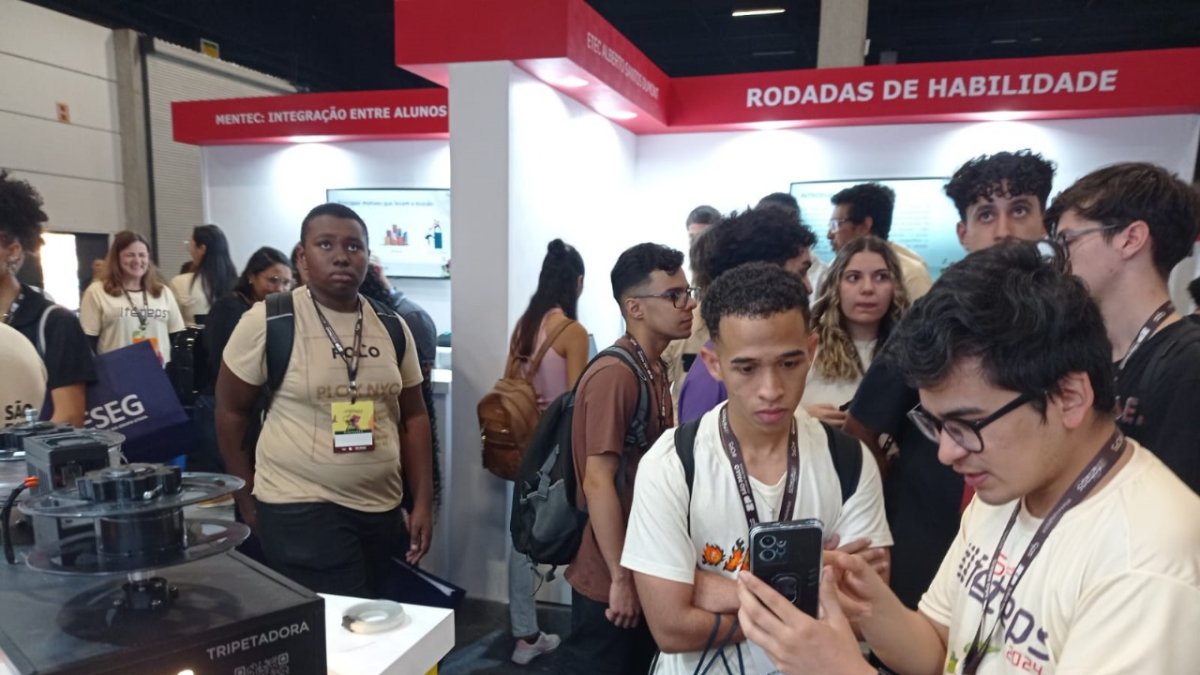 Sao Paulo. Los  lojanos lograron el tercer lugar en Brasil con su proyecto Extrusora Pet Recic.