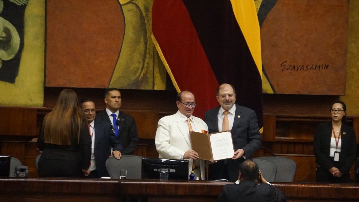 Eduardo Franco Loor fue posesionado en la Asamblea como nuevo vocal suplente del Consejo de Participación Ciudadana.
