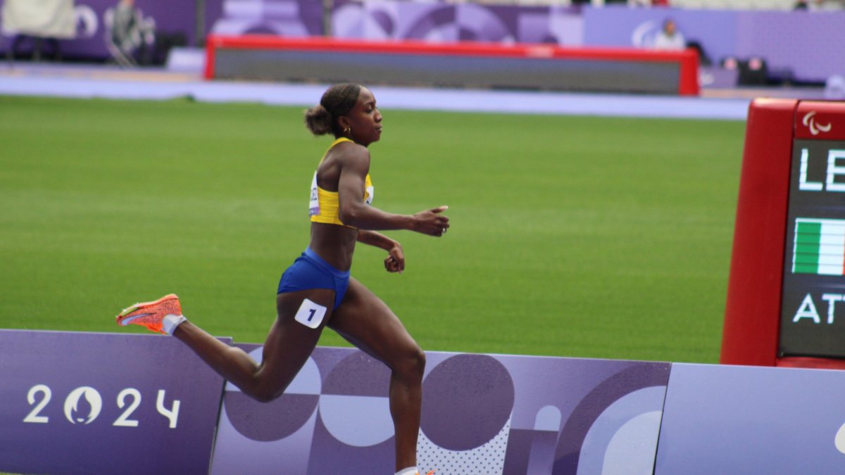 Kiara Rodríguez fue ampliamente superior a sus rivales en la prueba de los 100 m planos, categoría T46/47.