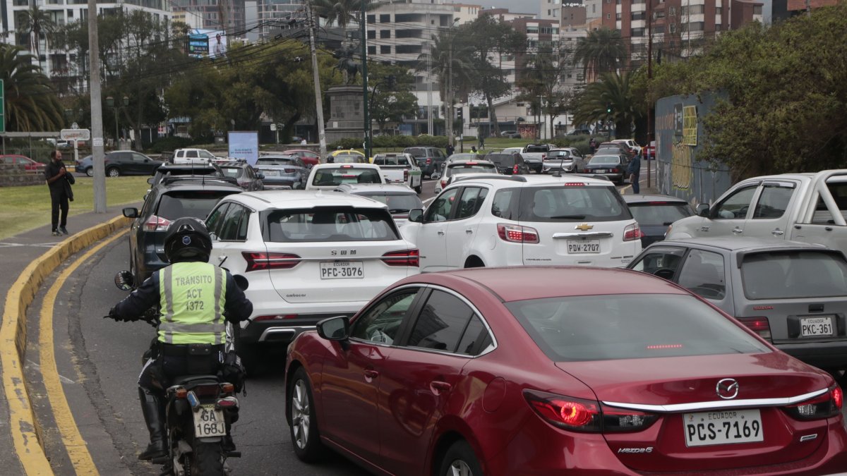 El Pico y Placa está en vigencia de 06:00 a 09:30 y de 16:00 a 20:00.