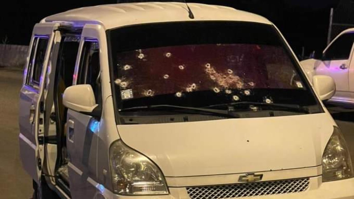 Registro. Así fue como quedó el vehículo en el que se movilizaba el director del centro carcelario en la Amazonía.