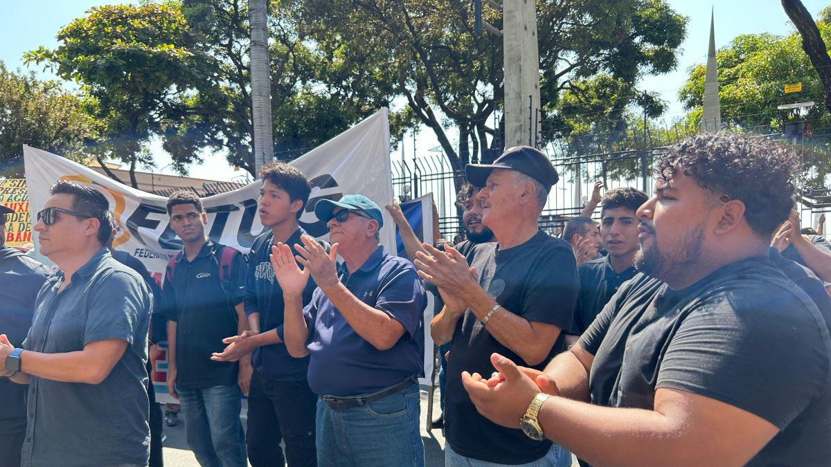 Un grupo de transportistas protestaron frente al Municipio de Guayaquil el pasado jueves 29 de agosto.