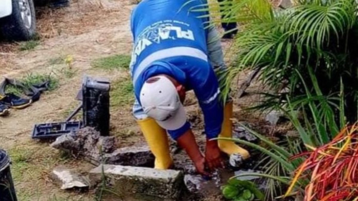 En Playas se empezaron a instalar medidores en las zonas donde se registra que hay viviendas conectadas a redes clandestinas