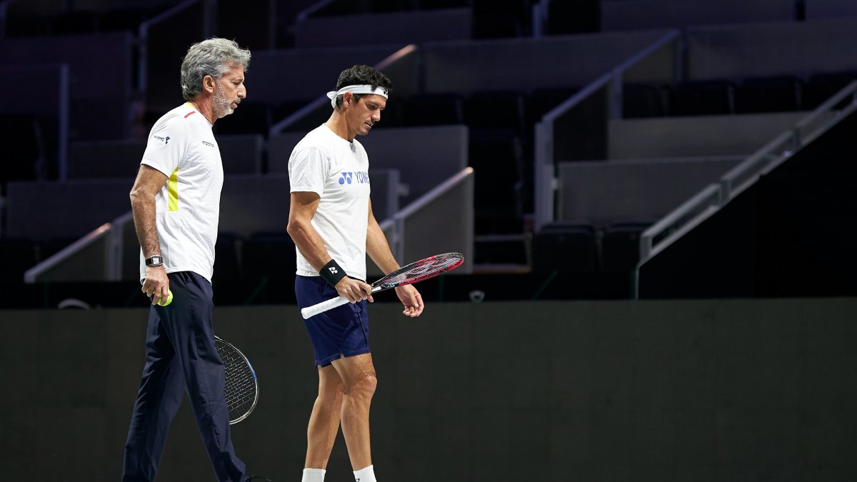 Emilio Gómez (d) es uno de los elegidos por Raúl Viver para la llave de Copa Davis.