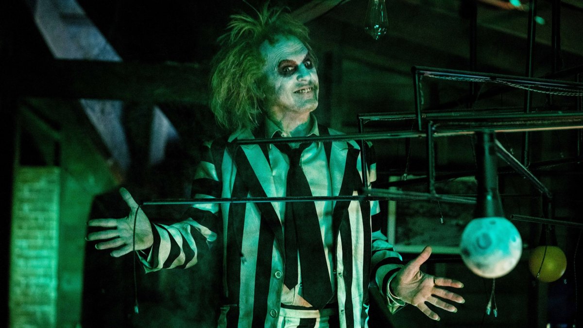 Michael Keaton como Beetlejuice.