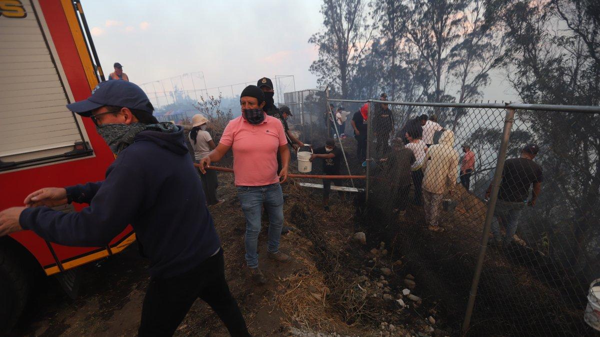 Los incendios forestales tomaron fuerza en Quito.