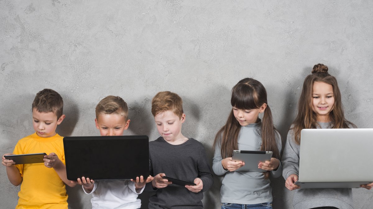 Los más pequeños deben utilizar las pantallas por un tiempo limitado