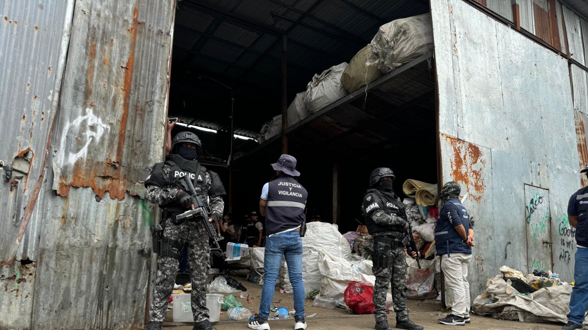 En las recicladoras se hallaron municiones de armas de fuego, además de celulares, cuyo compra o pertenecia no fue justificada.