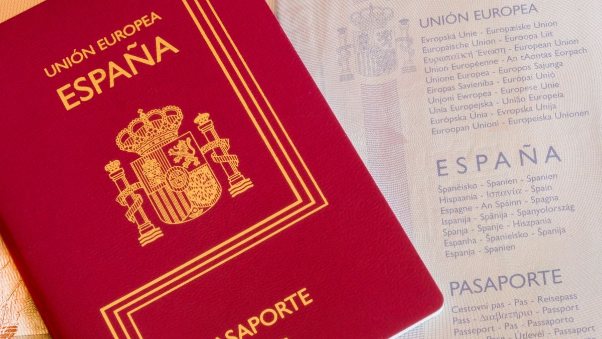 Así luce el pasaporte español.