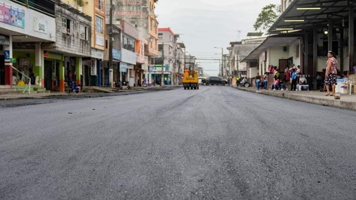 Babahoyo. La vía fue asfaltada y los comerciantes reubicados. 
AG-GRANASA