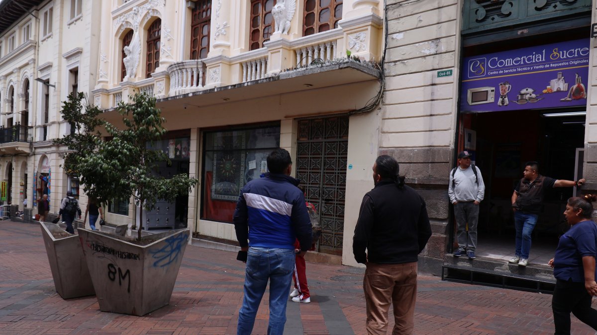 Situación. El negocio en el que ocurrió el robo permanece cerrado.