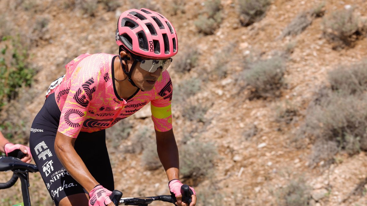 Richard Carapaz busca sumar su cuarto podio en una gran vuelta.