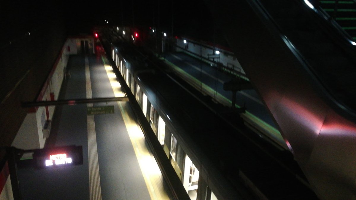 Los trenes del Metro de Quito fueron evacuados, tras el apagón de este 7 de septiembre de 2024.