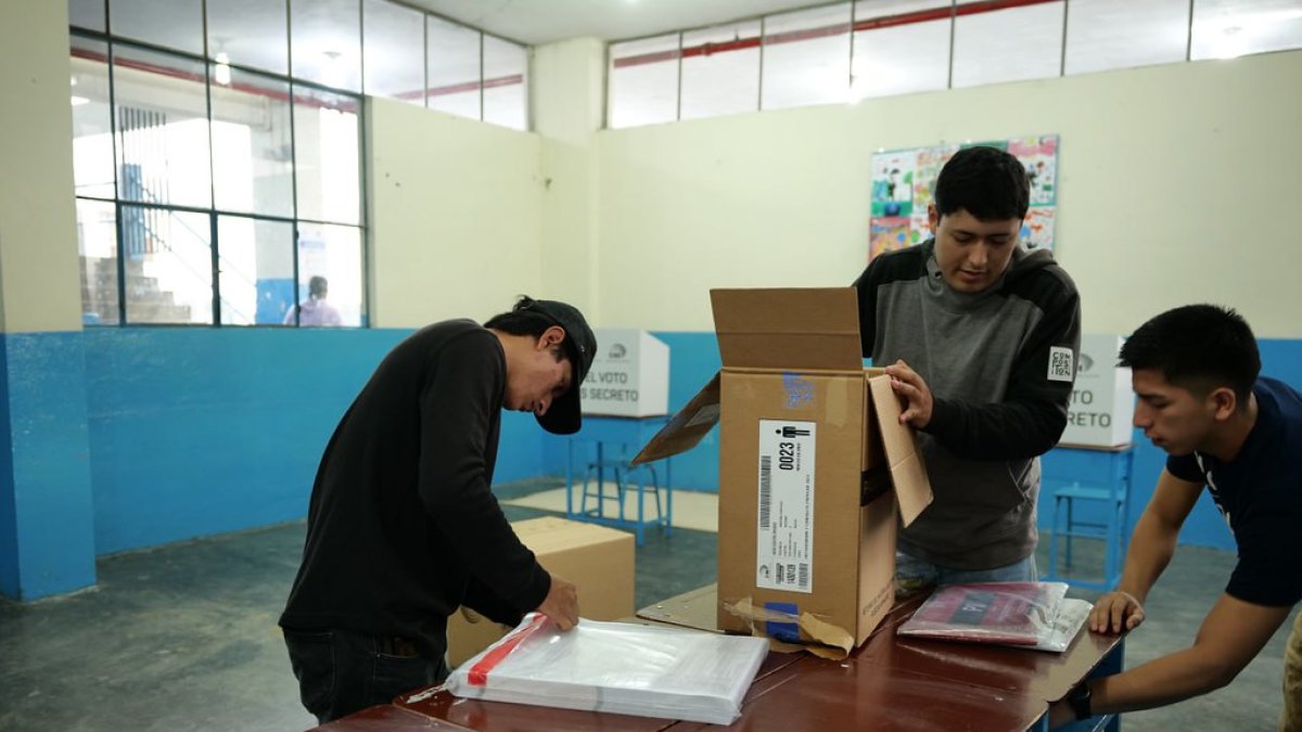 Uno de los principales elementos de las encuestas a tomar en cuenta es la ficha técnica.