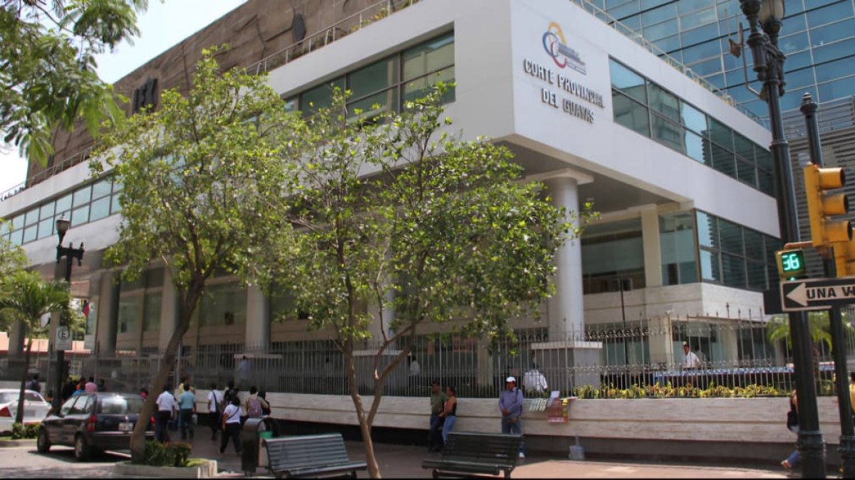 Proceso. La Fiscalía investiga un presunto perjuicio de 37 millones de dólares al Estado en contratos del Sistema de Conducción de Agua Potable de El Chobo en Durán.